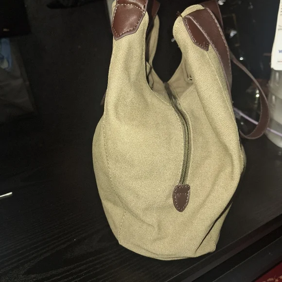 K2 CLASSIC Elegant Tan Tote Bag with Brown Accents** - Picture 5 of 9